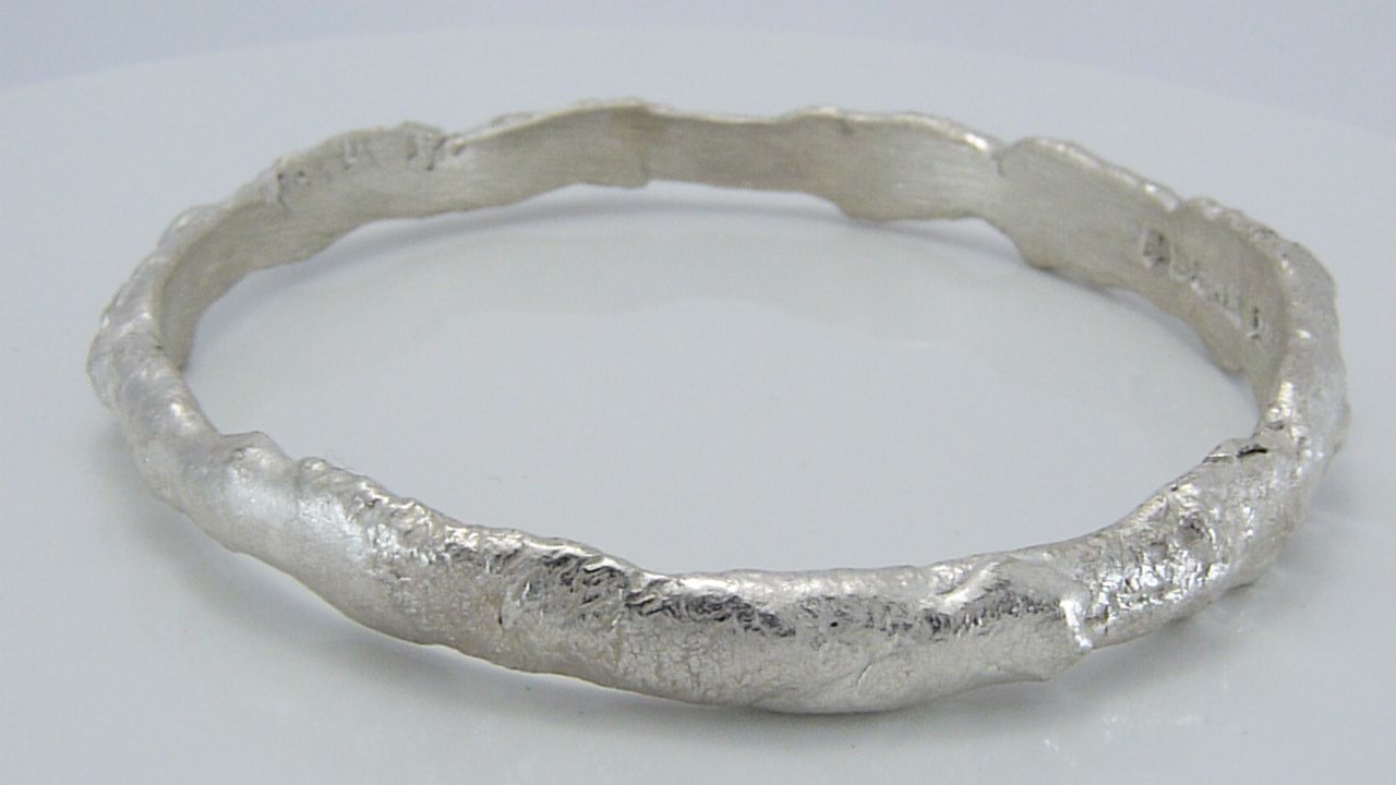 Full Round Bangle