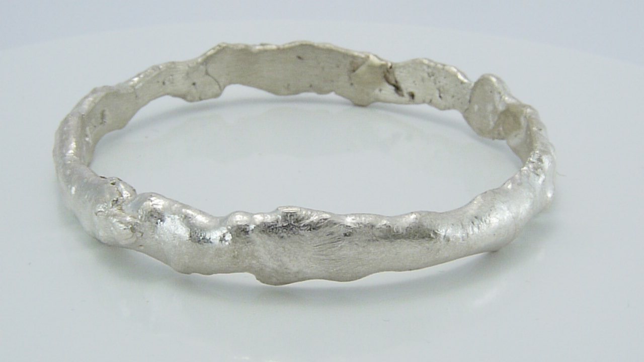 Full Round Bangle